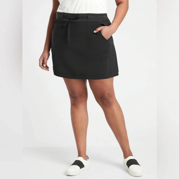 Athleta Spring 2021 Chelsea Cargo Skort Skirt in Black size 20 Style 980192 - Picture 1 of 14